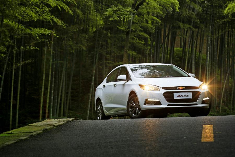  Chevrolet Cruze 2014 года  (CN) (фото 5 из 5)